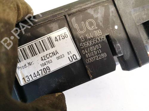 Fuse box OPEL SIGNUM Hatchback (Z03) 2.2 DTI (F48) | BP32590500E1