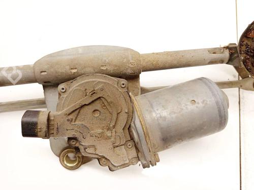 Used Front wiper motor Front wiper motor TOYOTA YARIS (_P1_) 1.0 (SCP10_, SCP10R) (68 hp) 39420354 39420354