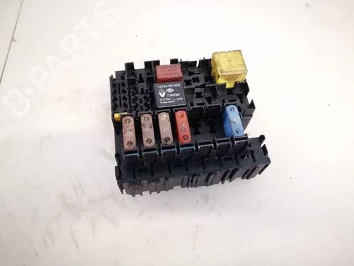 Used Fuse box Fuse box RENAULT LAGUNA III (BT0/1) 2.0 dCi (BT07, BT0J, BT14, BT1A, BT1S) (131 hp) 32931147 32931147
