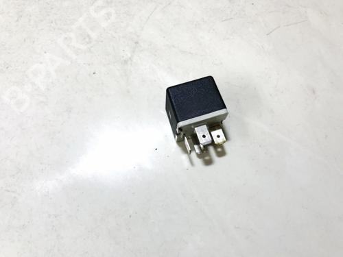 electronic-sensor-opel-zafira-a-mpv-t98-1999-2000-2001-2002-2003-2004-2005-2006-33075370 main image