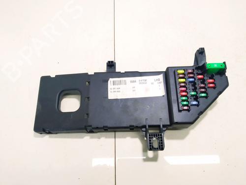Used Fuse box Fuse box VW PASSAT B6 (3C2) 2.0 FSI (150 hp) 33061134 33061134
