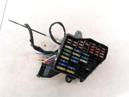 Used Fuse box Fuse box AUDI A4 B5 (8D2) 1.6 (100 hp) 32884676 32884676