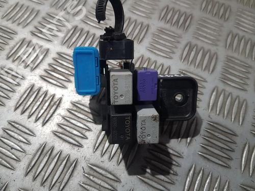 Used Fuse box Fuse box TOYOTA AVENSIS (_T25_) 1.8 VVT-i (ZZT251_, ZZT251R) (129 hp) 33499663 33499663