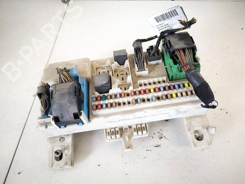 Used Fuse box Fuse box VOLVO V50 (545) 2.0 D (136 hp) 32950868 32950868