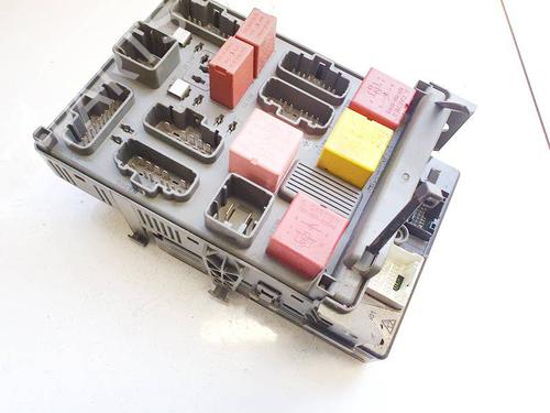 Used Fuse box Fuse box RENAULT ESPACE IV (JK0/1_) 2.2 dCi (JK0H) (150 hp) 32968520 32968520