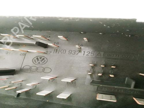 Fuse box VW GOLF V (1K1) 1.9 TDI | BP32897593E1 - Image 3