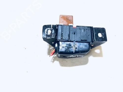 Used Fuse box Fuse box 33078134 33078134