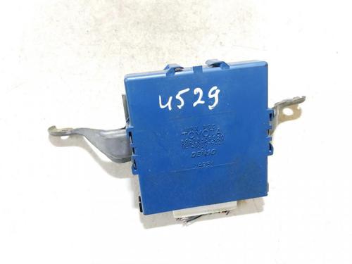 Used Electronic module Electronic module TOYOTA COROLLA Verso (ZER_, ZZE12_, R1_) 2.2 D-4D (AUR10_, AUR10R) (136 hp) 33520380 33520380