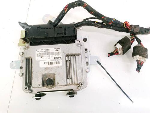 Used Engine control unit (ECU) Engine control unit (ECU) HYUNDAI H-1 / STAREX Bus (A1) 2.5 CRDi (163 hp) 32923565 32923565