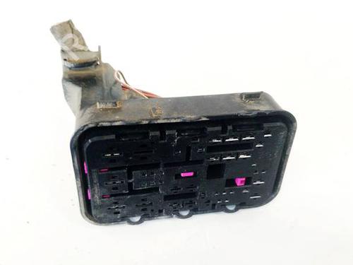 Used Fuse box Fuse box 32605035 32605035
