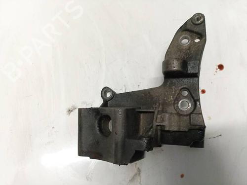 support-ford-focus-iii-2010-2011-2012-2013-2014-2015-2016-2017-2018-2019-2020-32532044 main image