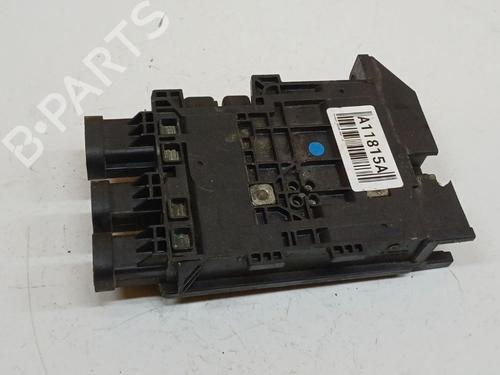 Used Fuse box Fuse box 39159873 39159873