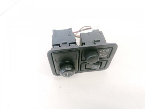 switch-nissan-almera-ii-hatchback-n16-2000-35520026 main image
