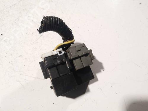 Used Fuse box Fuse box 32564987 32564987