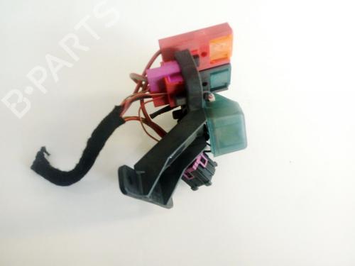 Fuse box VW PASSAT B5.5 (3B3) 1.9 TDI | BP33528079E1 - Image 2