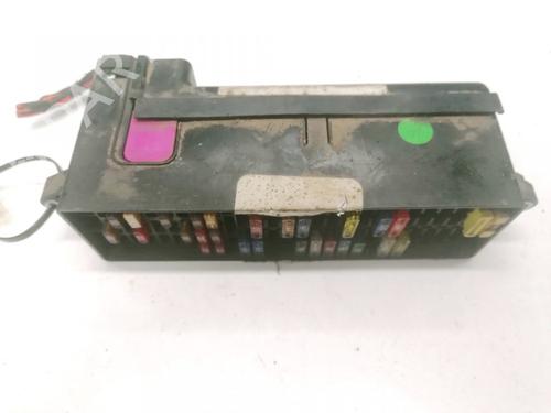 Used Fuse box Fuse box VW TOURAN (1T1, 1T2) 1.9 TDI (100 hp) 32895977 32895977