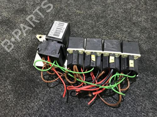 fuse-box-citroen-c8-ea_-eb_-2002-33485759 main image