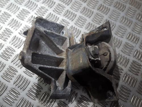 Used Engine mount Engine mount RENAULT CLIO III (BR0/1, CR0/1) 1.4 16V (98 hp) 33497796 33497796