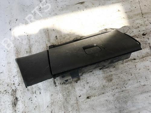 Used Glove box Glove box MAZDA 626 IV Hatchback (GE) 2.0 D GLX Comprex (GEFP) (75 hp) 35868213 35868213