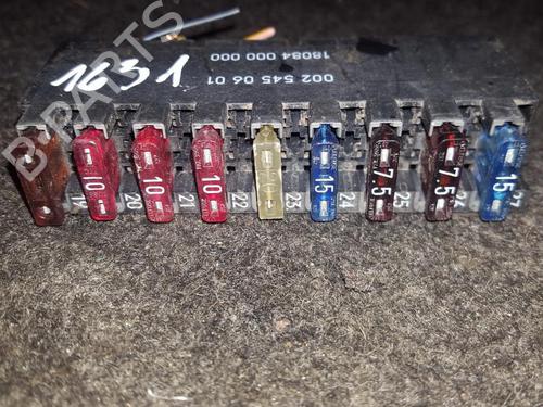 Used Fuse box Fuse box MERCEDES-BENZ C-CLASS (W202) C 220 D (202.121) (95 hp) 33479658 33479658