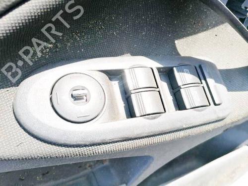 switch-ford-kuga-i-2008-2009-2010-2011-2012-32922052 main image