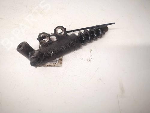Clutch slave cylinder MAZDA 6 Hatchback (GG) 2.0 DI (GG14) | BP34777305M113 - Image 2