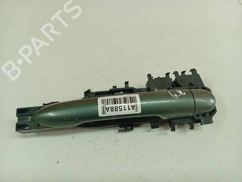 Używane Klamka zewnętrzna drzwi tylnych lewych Klamka zewnętrzna drzwi tylnych lewych RENAULT MEGANE II (BM0/1_, CM0/1_) 1.9 dCi (BM0G, CM0G) (120 hp) 37598428 37598428