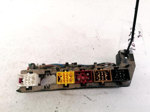Used Fuse box AUDI A4 B5 (8D2) 1.9 TDI (110 hp) 32913084