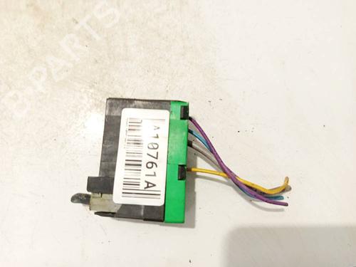 Used Fuse box PEUGEOT EXPERT Van (VF3A_, VF3U_, VF3X_) 2.0 HDi 120 (120 hp) 32555044