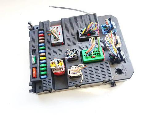 Used Fuse box CITROËN C8 (EA_, EB_) 2.2 HDi (128 hp) 32939469