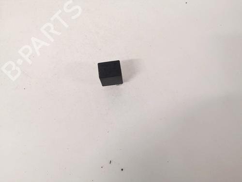 Used Electronic sensor Electronic sensor OPEL ASTRA G Hatchback (T98) 1.7 TD (F08, F48) (68 hp) 32887974 32887974
