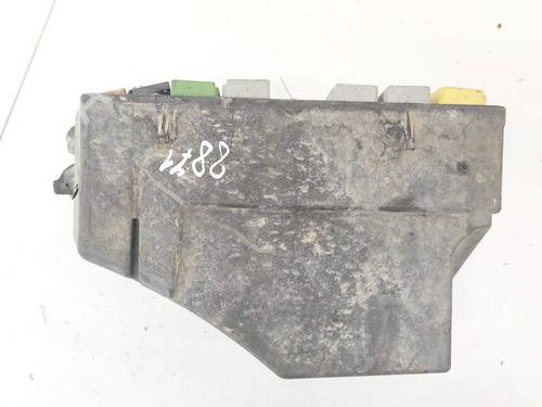 Used Fuse box Fuse box 38572001 38572001