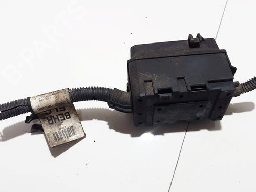 Used Fuse box Fuse box OPEL CORSA C (X01) 1.3 CDTI (F08, F68) (70 hp) 33106134 33106134