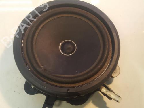 speaker-audi-a3-8p1-2003-2004-2005-2006-2007-2008-2009-2010-2011-2012-2013-33513747 main image
