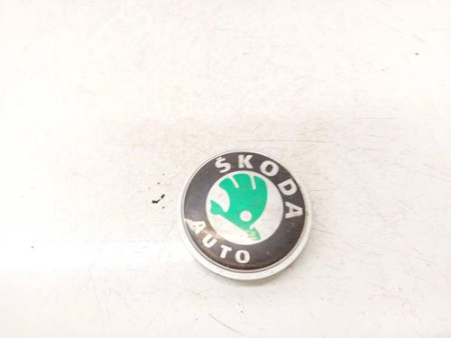 Used Hub cap Hub cap SKODA OCTAVIA II (1Z3) 2.0 TDI (140 hp) 36686021 36686021