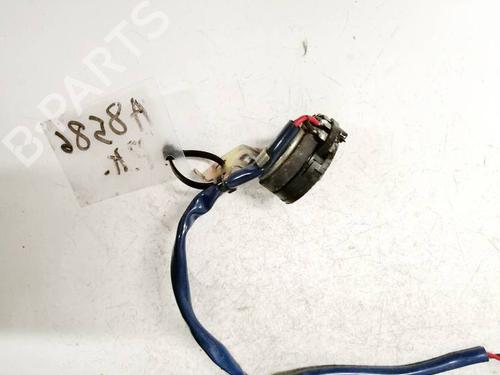 speaker-toyota-previa-ii-_r3_-2000-2001-2002-2003-2004-2005-2006-32616146 main image