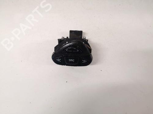 Used Steering wheel controls Steering wheel controls 35484520 35484520