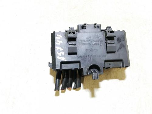 Used Fuse box Fuse box MERCEDES-BENZ C-CLASS (W203) C 200 CDI (203.004) (116 hp) 33101682 33101682