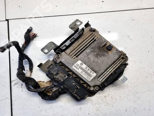 Used Engine control unit (ECU) Engine control unit (ECU) VW TOURAN (1T1, 1T2) 2.0 TDI (170 hp) 33749566 33749566