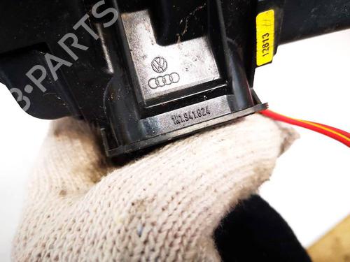 Fuse box VW GOLF V (1K1) 1.6 | BP32568704E1