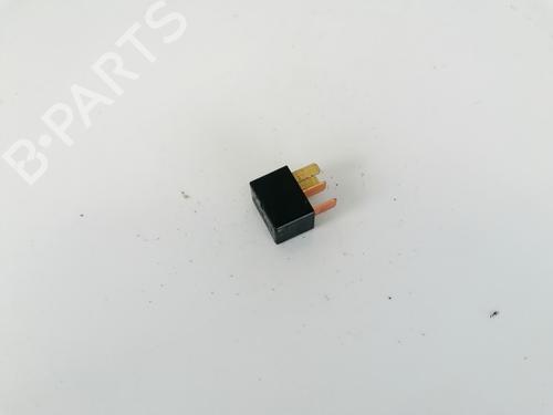 Used Electronic sensor Electronic sensor TOYOTA AVENSIS VERSO (_M2_) 2.0 D (CLM20_, CLM20R) (116 hp) 32880825 32880825