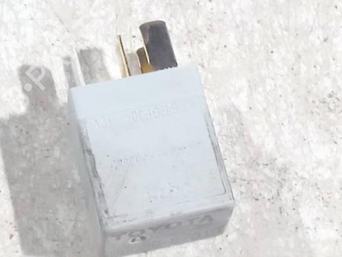 Used Electronic sensor Electronic sensor TOYOTA COROLLA Verso (ZER_, ZZE12_, R1_) 2.2 D-4D (AUR10_, AUR10R) (136 hp) 32584747 32584747