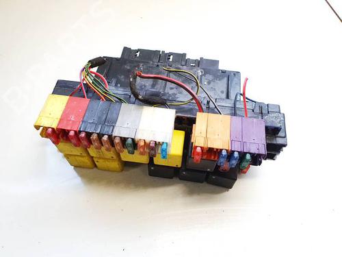 Used Fuse box Fuse box MERCEDES-BENZ S-CLASS (W220, V220) S 320 (220.065, 220.165) (224 hp) 32615267 32615267