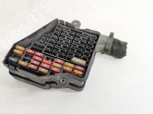 fuse-box-audi-a4-b5-8d2-1994-1995-1996-1997-1998-1999-2000-2001-32928801 main image