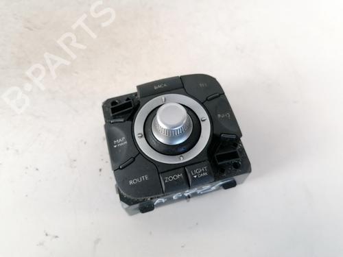 Used Steering wheel controls Steering wheel controls 35563728 35563728