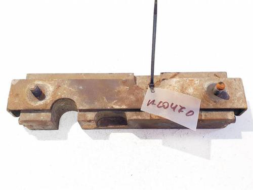 Used Engine mount Engine mount VOLVO S60 I (384) D5 (163 hp) 32566574 32566574