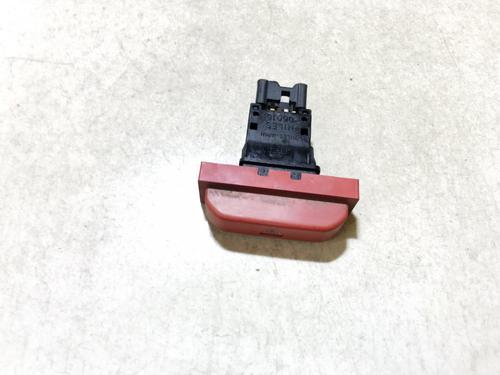 Used Warning switch Warning switch NISSAN X-TRAIL I (T30) 2.0 (140 hp) 35881738 35881738