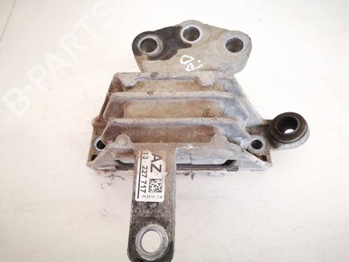 Used Engine mount Engine mount OPEL INSIGNIA A (G09) 2.0 CDTI (68) (131 hp) 32939660 32939660
