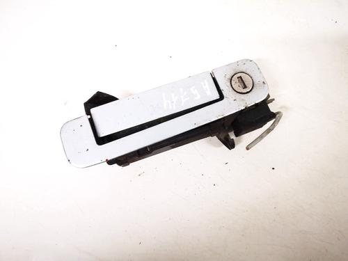 front-right-exterior-door-handle-audi-a4-b5-8d2-1994-1995-1996-1997-1998-1999-2000-2001-35560475 main image