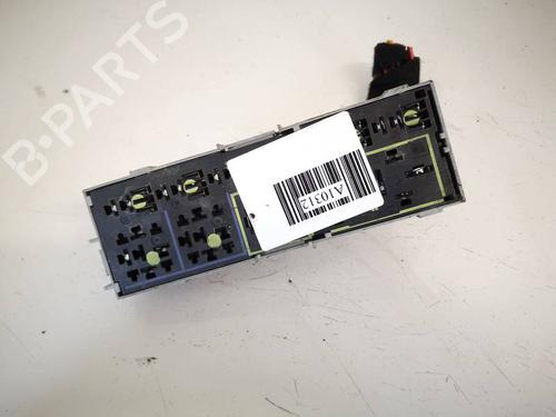 Used Fuse box OPEL MERIVA A MPV (X03) 1.7 CDTI (E75) (100 hp) 32586634